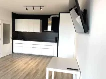 Pronájem bytu 2+kk, Praha, Za černým mostem, 50 m2