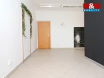 Pronájem obchodního prostoru, Chlumec nad Cidlinou - Chlumec nad Cidlinou IV, Kozelkova, 24 m2