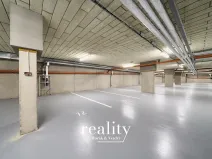 Pronájem garážového stání, Znojmo, Jarošova, 18 m2