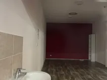 Pronájem obchodního prostoru, Karlovy Vary, Divadelní náměstí, 30 m2