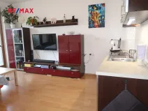 Pronájem bytu 1+kk, Praha - Hloubětín, Nepelova, 30 m2