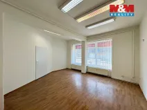 Pronájem obchodního prostoru, Krnov - Pod Bezručovým vrchem, Bezručova, 23 m2