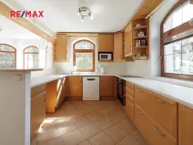 Prodej bytu 6+kk a větší, Tuchoměřice, Ke Statenicím, 347 m2