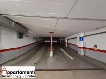 Pronájem garážového stání, Praha - Smíchov, Na Zatlance, 13 m2
