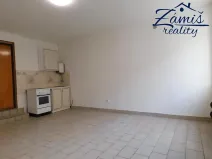 Pronájem bytu 1+kk, Kladno, gen. Klapálka, 33 m2