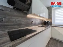 Prodej bytu 2+1, Ostrov, Šafaříkova, 55 m2