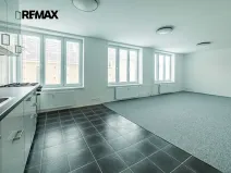 Pronájem bytu 2+kk, Jindřichův Hradec, Tovární, 61 m2