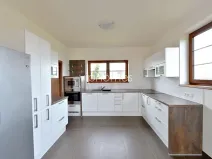 Pronájem vily, Horoměřice, Rabochova, 260 m2