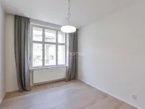Pronájem bytu 1+kk, Praha - Vinohrady, Lucemburská, 30 m2
