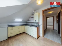 Prodej bytu 1+1, Karlovy Vary, K. Čapka, 36 m2