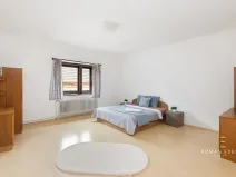 Prodej vícegeneračního domu, Chotiněves, 495 m2