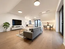 Prodej bytu 5+kk, Praha - Holyně, náměstí Pod lípou, 152 m2