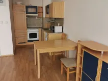 Pronájem bytu 1+kk, Praha - Strašnice, Vinohradská, 43 m2