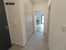 Pronájem bytu 1+kk, Praha - Uhříněves, Douchova, 35 m2