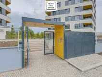 Pronájem garážového stání, Praha - Karlín, Sokolova, 18 m2