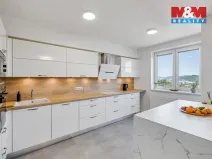 Prodej bytu 4+kk, Králův Dvůr - Levín, Na Lucberku, 141 m2