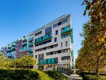 Pronájem garážového stání, Praha - Karlín, Rohanské nábřeží, 15 m2