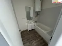 Pronájem bytu 2+1, Karlovy Vary, Závodu míru, 71 m2