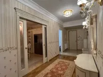 Prodej bytu 4+1, Karlovy Vary, Divadelní náměstí, 145 m2