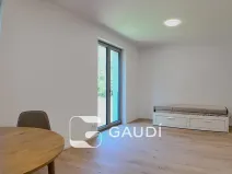 Pronájem bytu 1+kk, Praha - Hrdlořezy, Mezitraťová, 37 m2