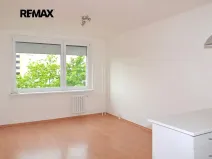 Pronájem bytu 1+kk, Praha - Modřany, Semická, 29 m2