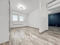 Prodej bytu 2+1, Hevlín, 48 m2