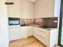 Pronájem bytu 1+kk, Praha - Košíře, Na Stárce, 39 m2