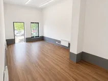 Pronájem obchodního prostoru, Praha - Horní Počernice, Komárovská, 210 m2