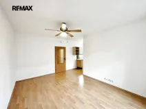 Prodej bytu 2+kk, Vestec, Ve Stromkách, 47 m2