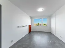 Pronájem bytu 2+kk, Praha - Prosek, Vysočanská, 45 m2