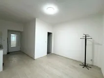 Pronájem bytu 1+kk, Praha - Holešovice, Bubenská, 20 m2