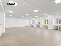 Pronájem obchodního prostoru, Přeštice, Masarykovo nám., 171 m2