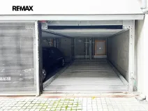 Pronájem garážového stání, Praha - Smíchov, Holečkova, 13 m2