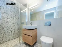 Pronájem bytu 1+kk, Praha - Radlice, U Komína, 37 m2