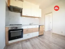 Pronájem bytu 2+1, Karlovy Vary, Krymská, 52 m2