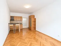 Pronájem bytu 1+kk, Praha - Žižkov, Biskupcova, 30 m2