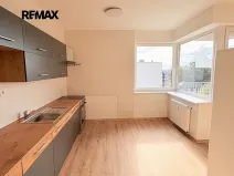 Pronájem bytu 4+kk, Velký Osek, U hřiště, 84 m2