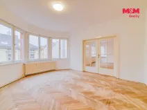 Prodej bytu 4+1, Cheb, Májová, 121 m2