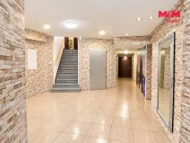 Prodej obchodního prostoru, Karlovy Vary, nábřeží Jana Palacha, 340 m2