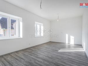 Prodej bytu 3+kk, Mořina, 96 m2