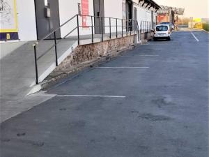 Pronájem garážového stání, Praha - Horní Počernice, Bystrá, 12 m2