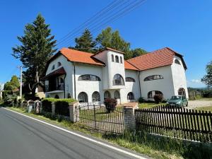 Pronájem vícegeneračního domu, Kynšperk nad Ohří, 800 m2