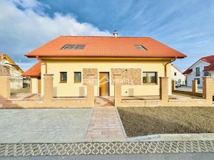 Prodej rodinného domu, Veltrusy, Akátová, 179 m2