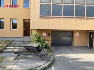 Prodej garážového stání, Praha - Střížkov, Lovosická, 18 m2