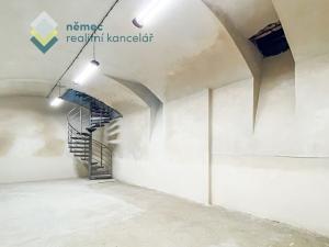 Prodej obchodního prostoru, Praha - Žižkov, Kostnické náměstí, 180 m2