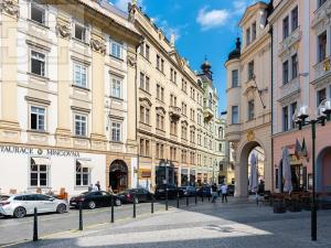 Pronájem bytu 2+kk, Praha - Staré Město, Staroměstské náměstí, 60 m2
