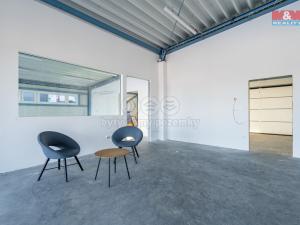 Prodej kanceláře, Oslavice, 1340 m2