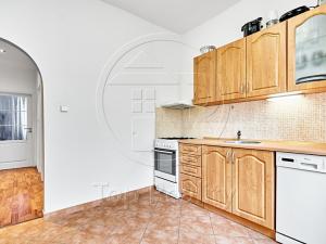 Prodej bytu 2+1, Karlovy Vary, K. Čapka, 68 m2