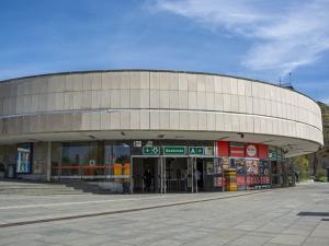 Prodej obchodního prostoru, Praha - Vršovice, Kubánské náměstí, 112 m2