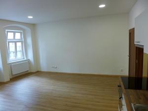 Pronájem bytu 1+kk, Liberec, nám. Soukenné, 40 m2